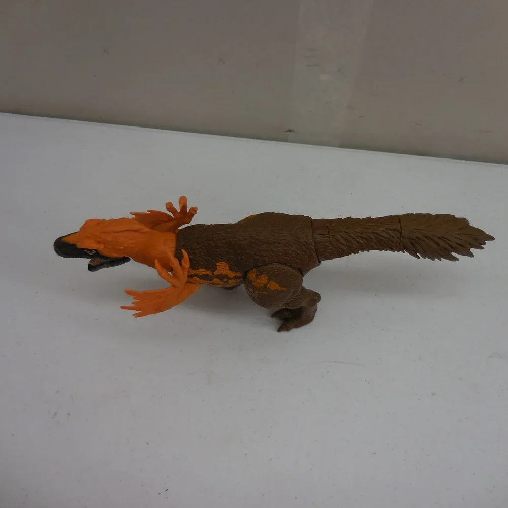 Mattel Jurassic World Dominion Pyroraptor Action Figure Orange Brown GGW41